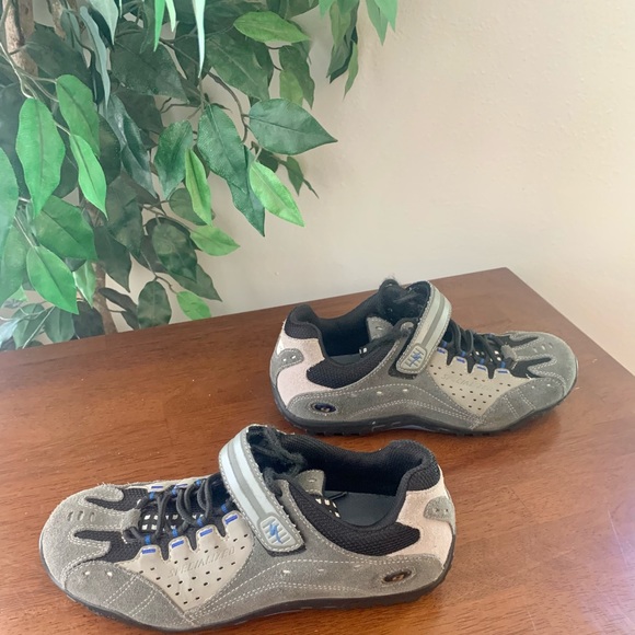 Women’s Size 9 Specialized Bike Shoe - Picture 4 of 6